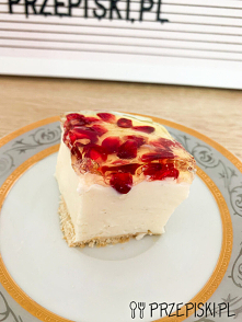 Sernik na Zimno z Granatem i Galaretką
