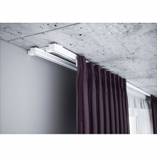 Biała szyna dwutorowa sufitowa z aluminium ZS2-250 Creativa o długości 250 cm. Ciekawy i funkcjonalny system do montażu na suficie, który będzie pasować do każdego stylu, wystar...