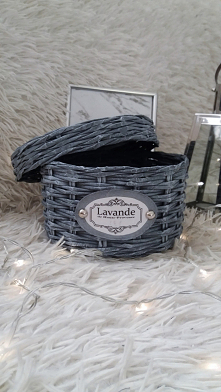 Na sprzedaż mam szary kuferek ręcznie pleciony z papierowej wikliny.
Cena 18 zł + KW.
sanciaa.16@o2.pl