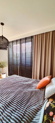 Czarne żaluzje drewniane w kolorze ESPRESSO u naszej Klientki, Pani Iwony :)

Idealne żaluzje znajdziesz na NASZE DOMOWE PIELESZE