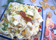 Sałatka królewska z rodzynkami