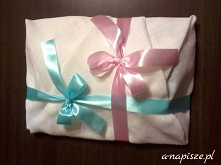 Prezent i gratulacje dla przyszłych rodziców