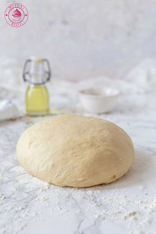 Ciasto na pizzę i sos pomidorowy | Przepisy | Wypieki Beaty