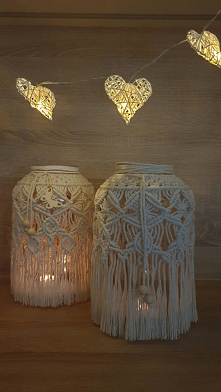 Lampiony wykonane techniką makramy.