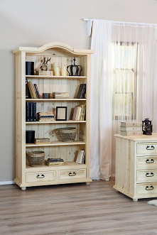 Regał na książki w stylu rustykalnym, wykonany z litego drewna sosnowego. Właściwe przechowywanie książek to taki święty Graal wśród bibliofilów. #Wystrójwnętrz #Stylizacja #Ręk...