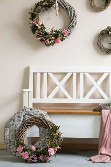 Drewniana ławka na balkon lub taras. 
#Beautiful  #Diy #Dodatki #Kwiaty #Meble #balkon #Rękodzieło #Stylizacja #Wielkanoc #Wystrójwnętrz  #Zróbtosam