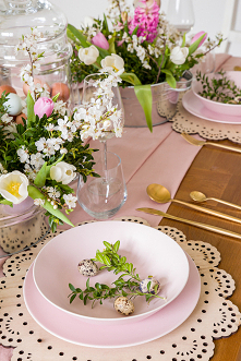 Aranżacja stołu na Wielkano...