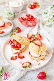 Truskawkowe shortcakes - Wypieki Beaty