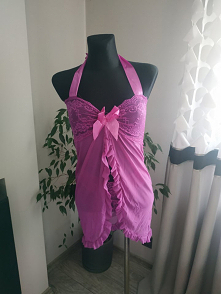 Krótka koszula nocna w kolorze fioletowym. Zapraszamy do zakupu