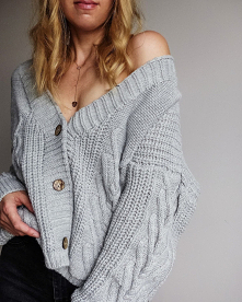 Sweter dostępny na Vinted :zalukaj123
#moda #zakupy#style #ootd