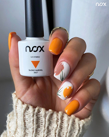 Który lakier pięknie współgra z jesiennymi kreacjami? Oczywiście Słony Karmel! Jest to niezwykle wyszukany kolor, łączący w sobie wyrazistość pomarańczy i elegancję brązu! Jak W...