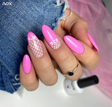 Dzisiaj mamy coś dla fanek nieco mniej jesiennych stylizacji! Przed Wami Różowa Pantera w pełnej okazałości! Jak Wam się podoba ten niezwykle dziewczęcy kolor? 