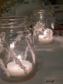 Świąteczny świecznik ze słoika, wiórek kokosowych i podgrzewacza.