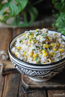 Sałatka z tuńczykiem, porem, kukurydzą i ananasem