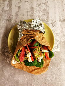 Pyszna fit tortilla bez mięsa. Idealna na kolacje.