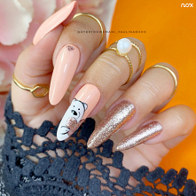 Dzisiaj mamy dla Was niecodzienne połączenie pastelowej czerwieni z wyrafinowanym brokatem! W roli głównej Truskawkowa Fiesta i Królewskie Złoto! Jak Wam się podoba takie zestaw...