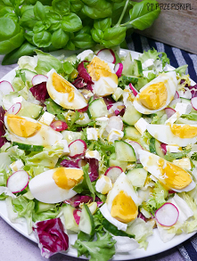 Sałatka z jajkiem i rzodkiewką