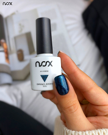 skrzące Jezioro to jeden z tych kolorów, które absolutnie nie wymagają żadnych dodatków! ✨