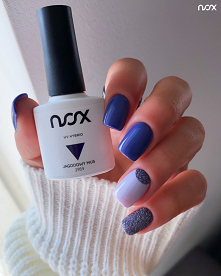 Dzisiaj mamy dla Was połączenie Jagodowego Musu i Galaktycznej Syrenki, a z kodem #naszazimazla kupicie wszystkie bazy, topy i lakiery hybrydowe aż 20% taniej! Korzystajcie! 