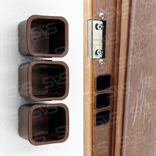 Zamki do drzwi to element okuć drzwiowych, który dostępny jest w asortymencie naszego sklepu. Znajdziesz u nas wszystkie najpotrzebniejsze akcesoria do drzwi, które pochodzą od ...