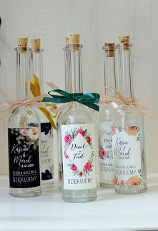 butelki na nalewki podziękowania dla gości 
upominki wesele dla gości