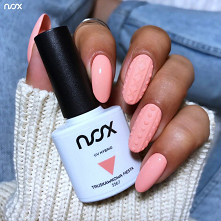 Dzisiaj rezygnujemy z zimowych kolorów i... stawiamy na pastele! Przed Wami Truskawkowa Fiesta w towarzystwie czarujących sweterków! 