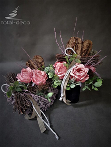 stroik i bukiet z różami na cmentarz od totaldeco.pl