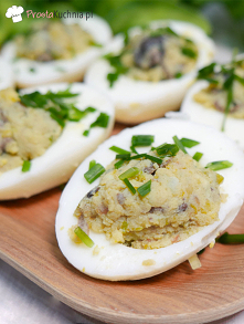 Jajka nadziewane farszem pieczarkowym