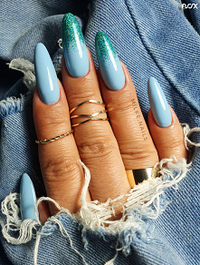 Są z nami fanki koloru baby blue? Spójrzcie jak pięknie wygląda połączenie naszego Smerfowego ze Szmaragdową Syrenką! Pamiętajcie też, że jeszcze do 23:59 z kodem #dzienkobiet20...