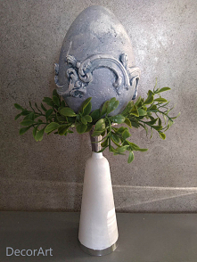 a'la betonowe jajo :)