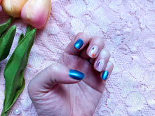 manicure z naklejkami wodnymi