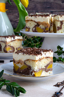 Fale Dunaju z brzoskwiniami