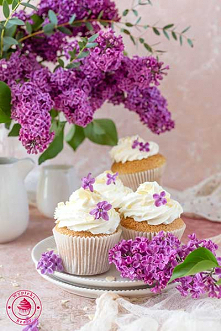 Puszyste migdałowe babeczki - Wypieki Beaty