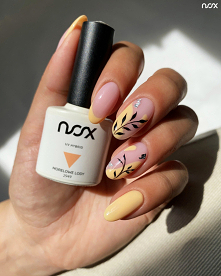 Paznokcie w morelowych tonach to świetny kompan wiosennych kreacji utrzymanych w pastelowych kolorach. W roli głównej Morelowe Lody w towarzystwie niewielkich wzorków oraz odrob...