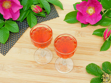 Nalewka z płatków róży