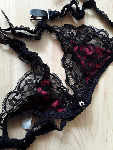 Vinted Pas do pończoch Miss Astor rozmiar 42
klasyczne zapięcie, czarna koronka, czerwone/burgundowe wstawki
70-80 cm
stan widoczny na zdjęciach