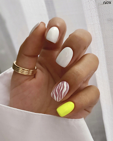 Połączenie delikatności i jaskrawości? Jak najbardziej! W roli głównej Pan Marcepan obok Żółtej Papużki! 