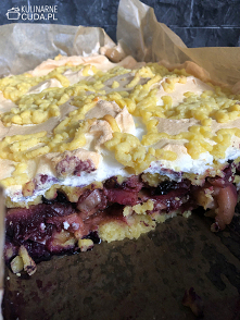 Ciasto ze śliwkami i borówkami