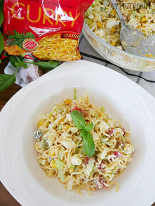 Pyszna sałatka z zupki chińskiej. Przepis po kliknięciu w zdjęcie!