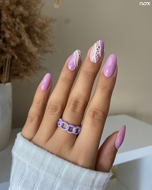 Wrzesień to idealny moment na wykorzystanie nieco bardziej przygaszonych kolorów, a taki jest właśnie nasz piękny, pudrowy róż, czyli Venetian Kiss! 