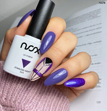 Czy to już czas na ciemniejsze fiolety? Spójrzcie jak efektownie prezentuje się kolor Starless Night w towarzystwie Rave Party! 