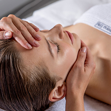 To, że w przyszłości będziesz mamą nie znaczy, że musisz przestać o siebie dbać. To prawda, że wiele zabiegów w salonach piękności czy profesjonalnych kosmetyków nie jest bezpie...