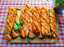 Paluchy z salami / boczkiem