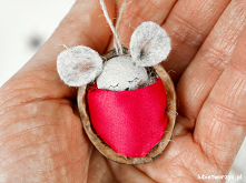 Tutorial ukazujący sposób wykonania dekoracji w postaci zwierzątek śpiących w łupinie po orzechu ;)