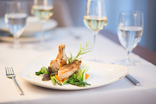 Restauracje Kraków Centrum to doskonały sposób na spędzenie czasu przy doskonałych posiłkach. Restauracja Four oferuje doskonałe dania kuchni europejskiej, które z pewnością prz...