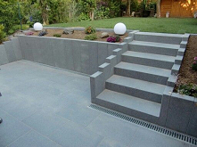 Atrakcyjne i nowoczesne zagospodarowanie terenu w ogrodzie jest niewątpliwie marzeniem każdego ogrodnika hobbysty. Jak można osiągnąć ten cel? Tutaj znajdziesz odpowiedzi na wsz...