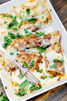 smaczny obiad, nadziewane crepes, naleśniki na słono...Do naleśników przygotowałam sos z mielonego mięsa z dodatkiem kapusty, pieczarek i curry...tani obiad