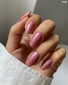 Fuksjowa Syrenka to idealne rozwiązanie dla osób, które chcą w łatwy i szybki sposób uzyskać nietuzinkową stylizację, przyciągającą spojrzenia! 