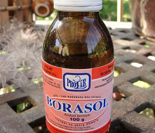 Borasol - potocznie woda borowa, skutecznie pomaga w zawiązywaniu owoców. 7,5 ml Borasolu mieszamy z l litrem wody. Opryskujemy kwiaty dwukrotnie w ciągu tygodnia. Można sobie p...