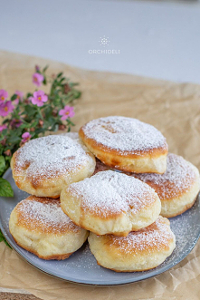 Puszyste racuchy na kefirze - Orchideli Domowy Cukiernik
Puszyste racuchy na kefirze, idealny przepis na śniadanie. Proste i szybkie - udadzą się każdemu. Idealne z dżemem, owoc...